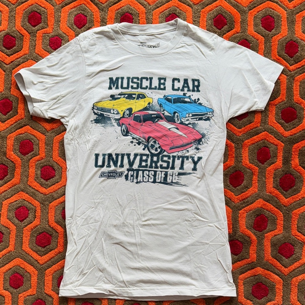 MAKE OFFER! Savvy Muscle Car Graphic Tee - t-shirt Small